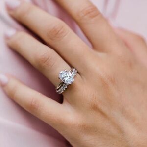 Everly Oval Cut Solitaire Milly Silver Engagement Ring (4)